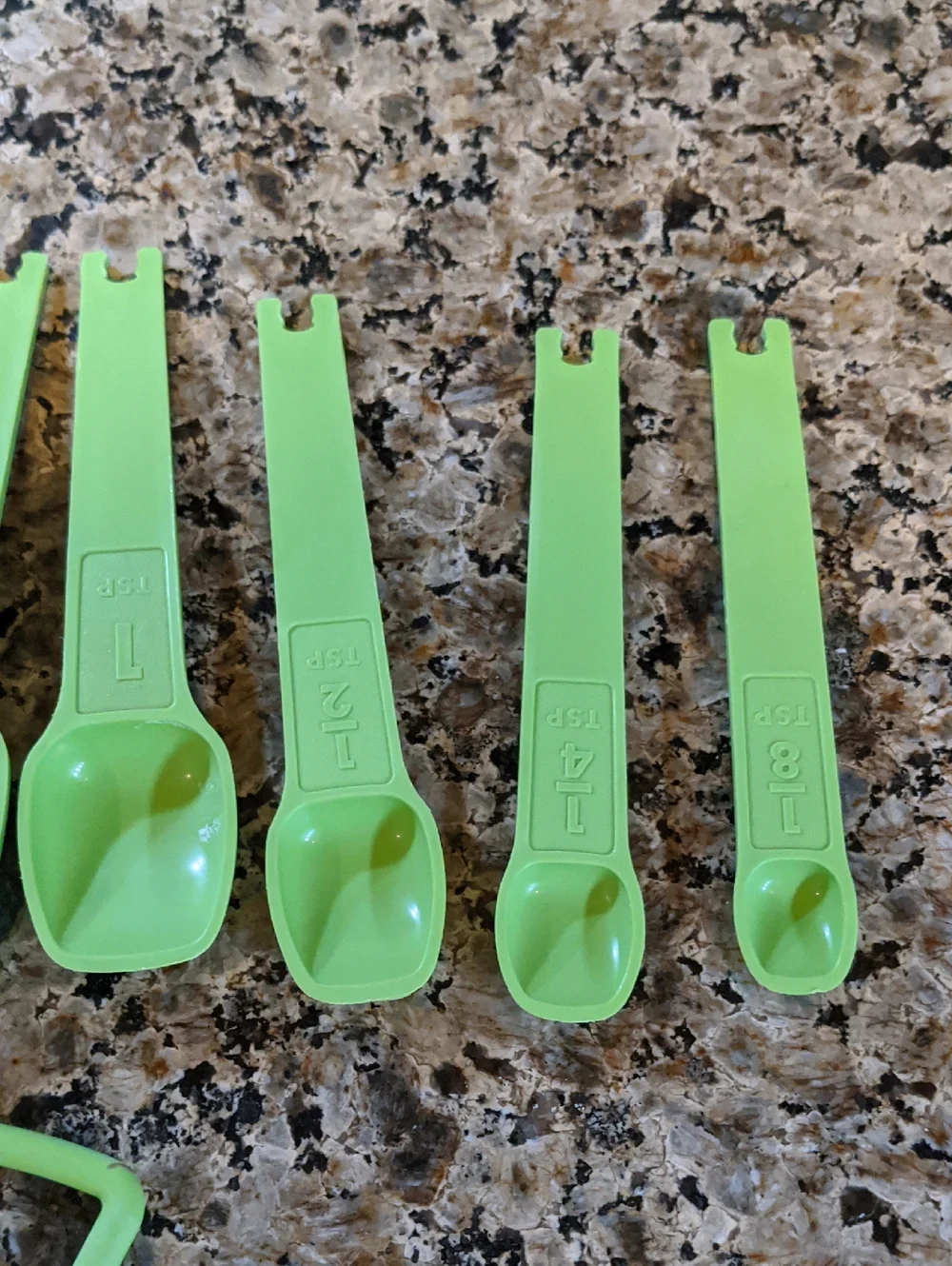 Vtg Lime Green Tupperware Measuring Spoons Set With Ring COMPLETE - Picture 4 of 6